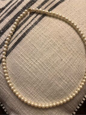 Classic Pearl Bead Necklace - Cream Pearls with Gold Clasp